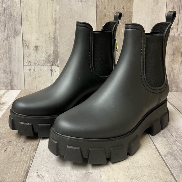 Jeffrey Campbell Shoes - NWB Jeffrey Campbell Platform Lug Sole Chelsea Rain Boot Size 8